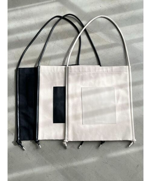 ELENDEEK（エレンディーク）の「キャンバスフェイクレザーコンビトートバッグ（トートバッグ・レディース・ブラック/アイボリー/その他1・FREE）」の8枚目の写真