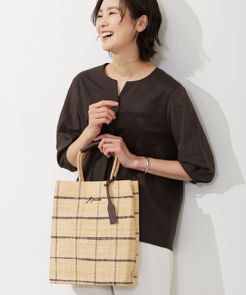 J.PRESS(ジェイプレス)の「【WEB限定・A4サイズ収納可】 マダガスカルラフィア トート バッグ(トートバッグ・レディース・ブルー系1/ブラウン系3/ブラック系2/ベージュ系2・F)」の13枚目の写真