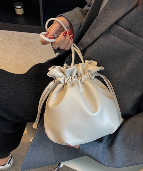 Chick(チック)の「▲Purse Shoulder Bag / 巾着ショルダーバック 2WAY ハンドバック(ショルダーバッグ・レディース・ブラック/ホワイト/ベージュ・ONE SIZE)」の2枚目の写真
