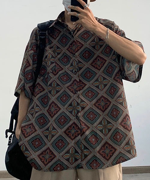 WESTBOY（ウエストボーイ）の「ルーズシルエットハーフスリーブプリントシャツWOK23S2TP05【WB ORIGINALS】（シャツ/ブラウス・メンズ・ブラウン・L/M/XL）」の2枚目の写真