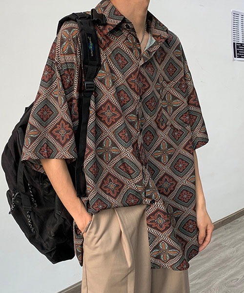 WESTBOY（ウエストボーイ）の「ルーズシルエットハーフスリーブプリントシャツWOK23S2TP05【WB ORIGINALS】（シャツ/ブラウス・メンズ・ブラウン・L/M/XL）」の4枚目の写真