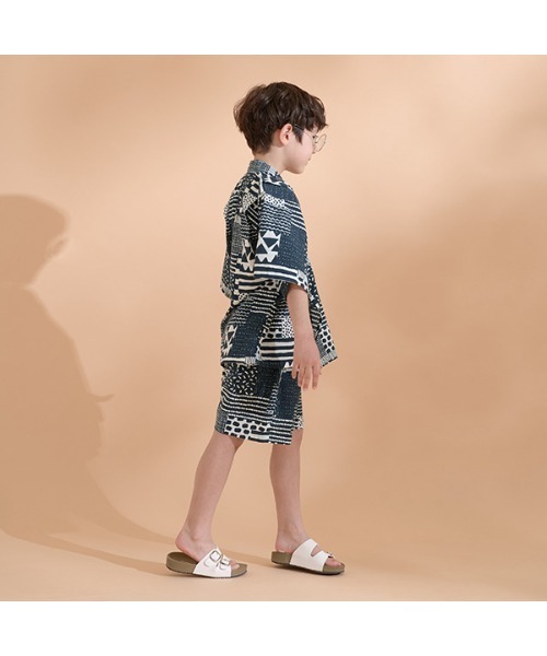 b・ROOM（ビールーム）の「モダン柄デザイン甚平（浴衣・キッズ・ネイビー/ブルー・100cm/110cm/120cm/130cm）」の3枚目の写真