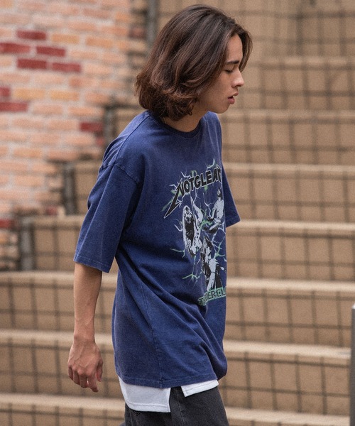 Revo.（レボ）の「ストーンウォッシュ加工 ヴィンテージバンドT