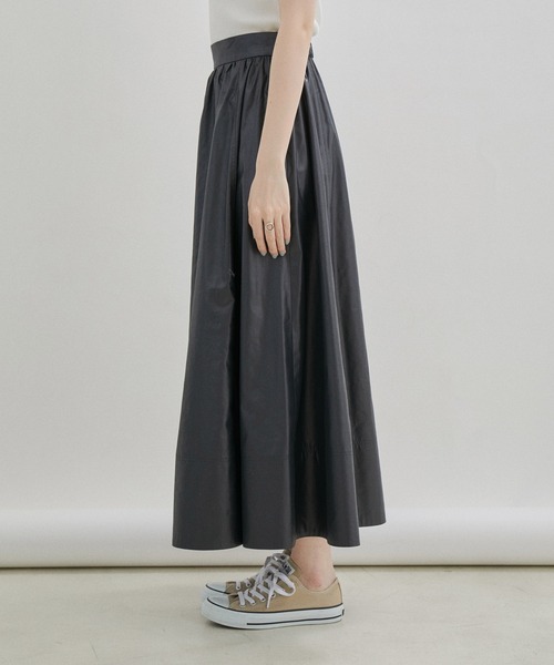 SALON adam et rope'（サロン アダム エ ロペ）の「レザーライクギャザーフレアスカート【洗える】（スカート・レディース・ダークブラウン/ブラック・FREE）」の12枚目の写真