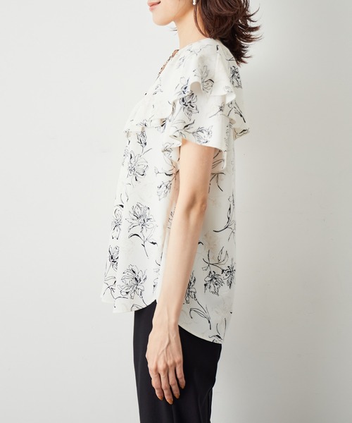 ROPE' PICNIC（ロペピクニック）の「ラッフルフリルブラウス（柄＆無地）（シャツ/ブラウス・レディース・オフホワイト/ホワイト系その他/ブラック系その他・38）」の14枚目の写真