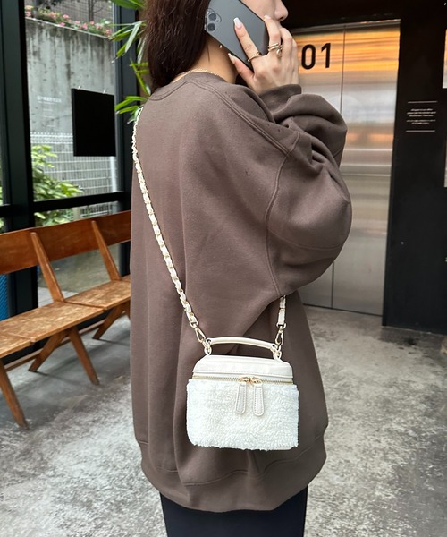 DISCOAT（ディスコート）の「ボアコンビバニティバッグ（ショルダーバッグ・レディース・アイボリー/モカ/ベージュ・FREE）」の9枚目の写真