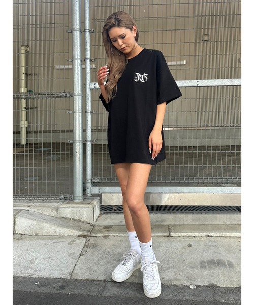 EGOIST(エゴイスト)の「BIG刺繍ユニセックス Tシャツ(Tシャツ/カットソー・レディース・ベージュ/ホワイト/ブルー/ブラック・FREE)」の22枚目の写真