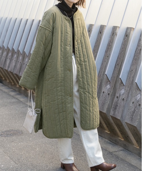 ad thie(アドティエ)の「キルティング 中綿 ロングコート(ノーカラーコート・レディース・カーキ/ナチュラル/ブラック/ベージュ・FREE)」の4枚目の写真
