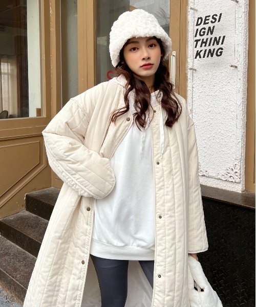 ad thie(アドティエ)の「キルティング 中綿 ロングコート(ノーカラーコート・レディース・カーキ/ナチュラル/ブラック/ベージュ・FREE)」の14枚目の写真