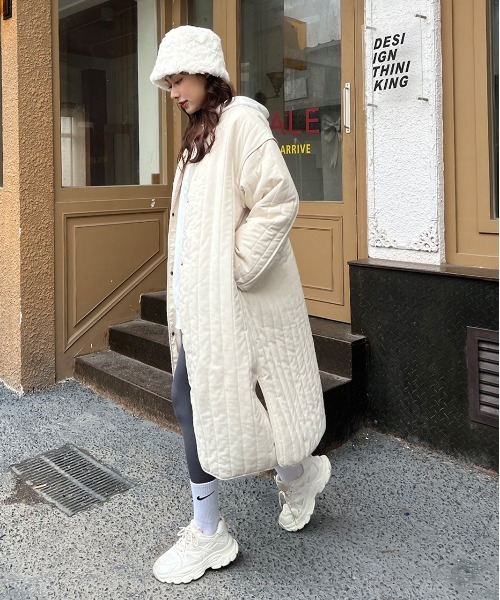 ad thie(アドティエ)の「キルティング 中綿 ロングコート(ノーカラーコート・レディース・カーキ/ナチュラル/ブラック/ベージュ・FREE)」の15枚目の写真