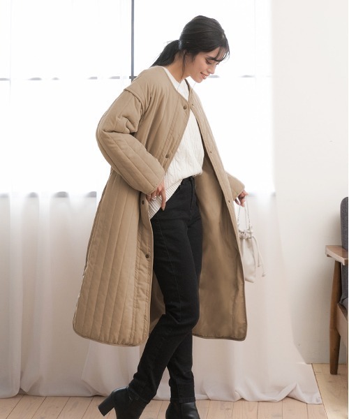 ad thie(アドティエ)の「キルティング 中綿 ロングコート(ノーカラーコート・レディース・カーキ/ナチュラル/ブラック/ベージュ・FREE)」の8枚目の写真
