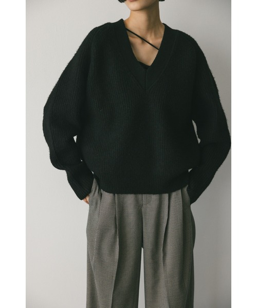 STYLEMIXER（スタイルミキサー）の「Vネックフォルムニット（ニット/セーター・レディース・ピンク/ベージュ/ブラック・FREE）」の2枚目の写真