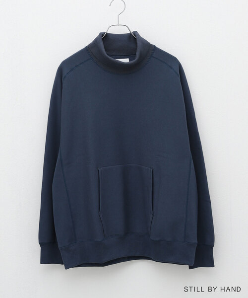 STILL BY HAND(スティルバイハンド)の「【STILL BY HAND / スティルバイハンド】High neck sweatshirt(スウェット・メンズ・ブラック/ブルー・46/48)」の2枚目の写真