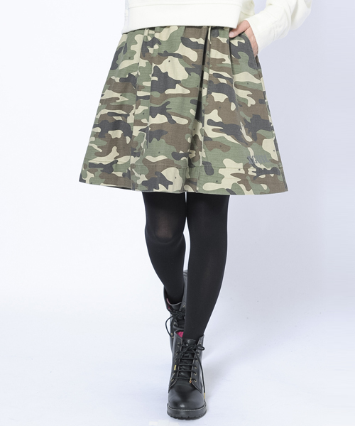 X-girl（エックスガール）の「MILITARY GATHERD SKIRT（スカート・レディース・カモフラージュ/ブラック/オリーブ・1/2）」の3枚目の写真