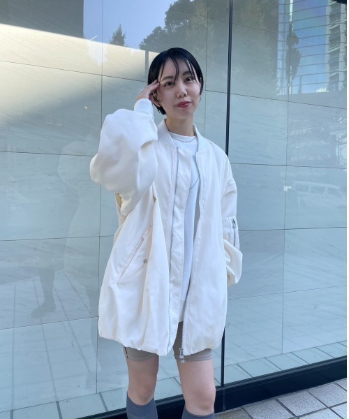 emmi（エミ）の「【emmi atelier】ewcロゴスエット（Tシャツ/カットソー・レディース・ネイビー/ホワイト・FREE）」の9枚目の写真