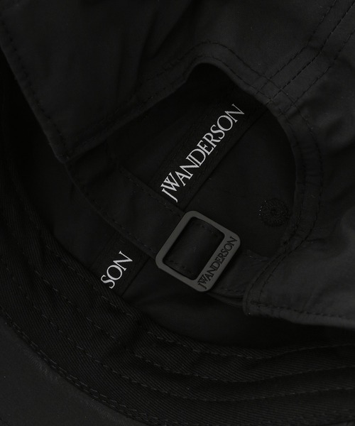 JW Anderson（ジェイダブリューアンダーソン）の「キャップ（キャップ・レディース・ブラック/グレー/イエロー・ONE SIZE）」の4枚目の写真