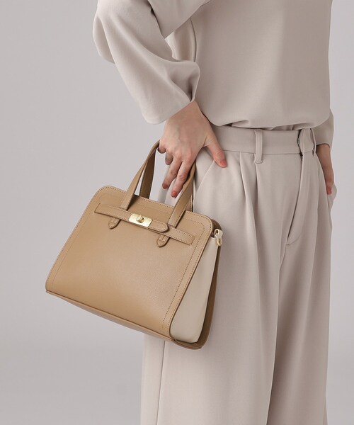 SHOO・LA・RUE（シューラルー）の「◆【セレモニーやお仕事に】金具ベルト トートバッグ（トートバッグ・レディース・ベージュ系4/グレー/ブラック・00）」の16枚目の写真