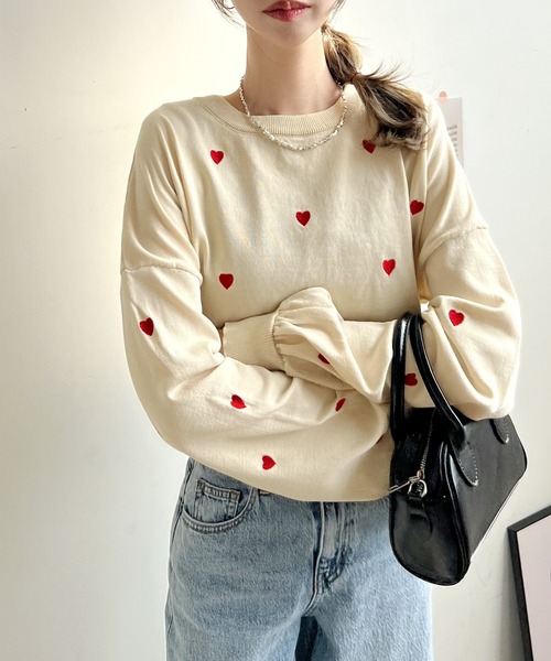 Futier land(フューティアランド)の「ミニハート刺繍トップス(Tシャツ/カットソー・レディース・アイボリー/ブラック/ホワイト・FREE)」の6枚目の写真