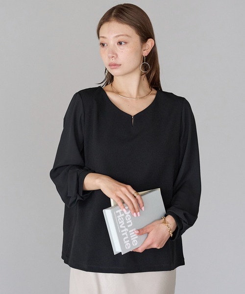 RIRIYANO（リリヤーノ）の「大人上品見えボールホック付きブラウス（ビジネスシャツ・レディース・ブラック/ネイビー/オフホワイト・SMALL/LARGE/X-LARGE/XX-LARGE/MEDIUM）」の14枚目の写真