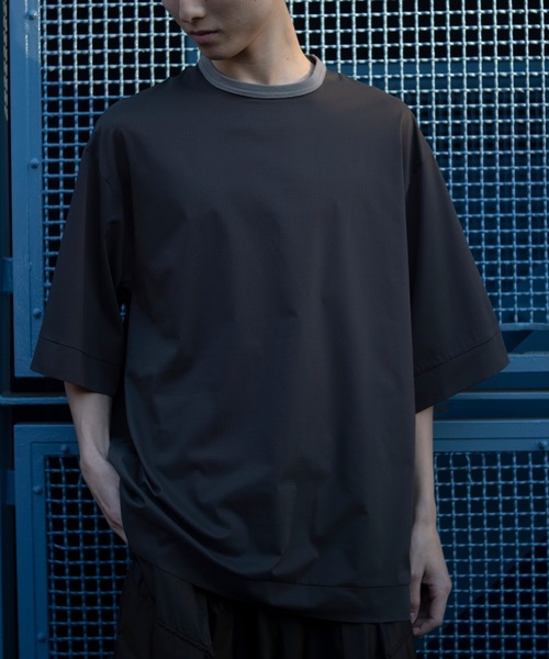TROVE(トローヴ)の「TROVE 2024SS / VALO PULLOVER(Tシャツ/カットソー・メンズ・カーキ/ダークブラウン・3/2)」の2枚目の写真