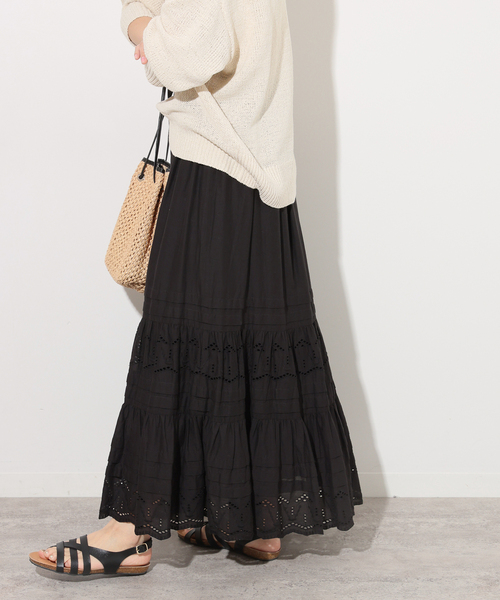 JOURNAL STANDARD relume（ジャーナルスタンダード　レリューム）の「《追加2》コットンボイルタック刺繍ロングスカート（スカート・レディース・ブラック/ホワイト・FREE）」の8枚目の写真