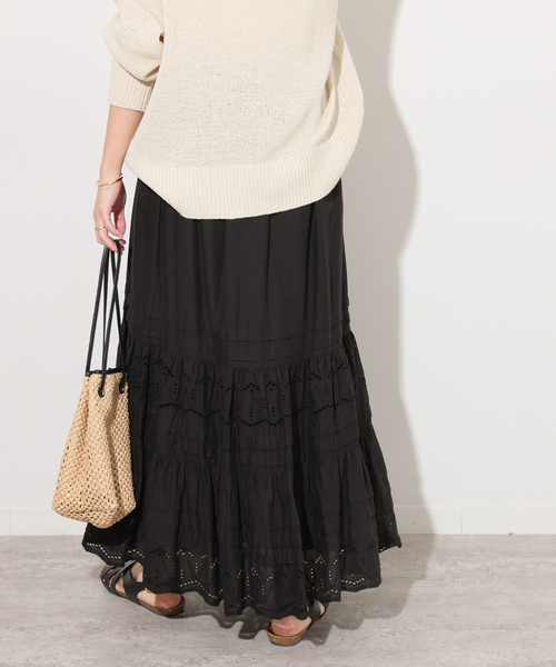 JOURNAL STANDARD relume（ジャーナルスタンダード　レリューム）の「《追加2》コットンボイルタック刺繍ロングスカート（スカート・レディース・ブラック/ホワイト・FREE）」の10枚目の写真