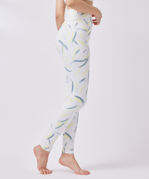 NERGY（ナージー）の「【skin wear】UV＆水陸両用＆保湿 ニュアンスプリントスポーツレギンス（レギンス/スパッツ・レディース・ライトグレー/スミクロ・L/M/S）」の18枚目の写真