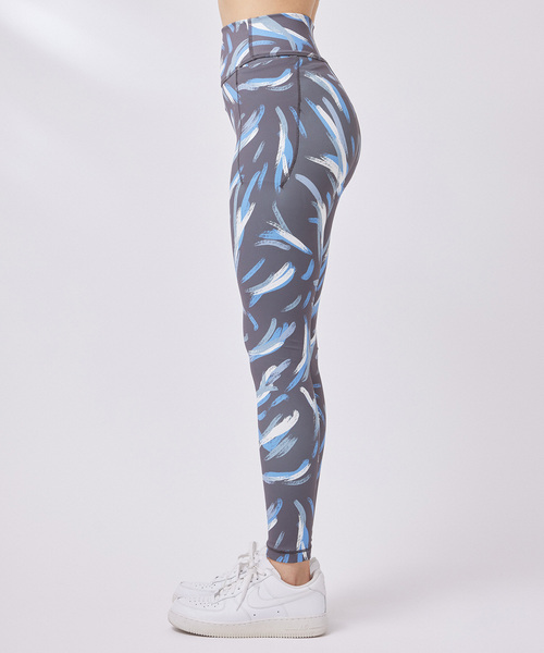 NERGY（ナージー）の「【skin wear】UV＆水陸両用＆保湿 ニュアンスプリントスポーツレギンス（レギンス/スパッツ・レディース・ライトグレー/スミクロ・L/M/S）」の20枚目の写真