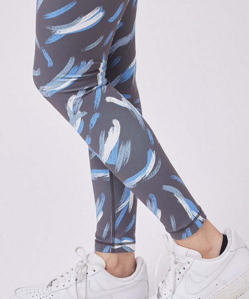 NERGY（ナージー）の「【skin wear】UV＆水陸両用＆保湿 ニュアンスプリントスポーツレギンス（レギンス/スパッツ・レディース・ライトグレー/スミクロ・L/M/S）」の12枚目の写真