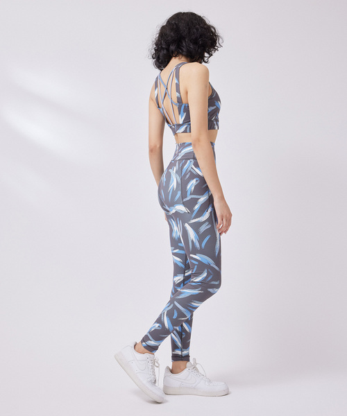 NERGY（ナージー）の「【skin wear】UV＆水陸両用＆保湿 ニュアンスプリントスポーツレギンス（レギンス/スパッツ・レディース・ライトグレー/スミクロ・L/M/S）」の4枚目の写真