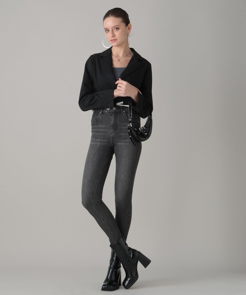 FOREVER 21（フォーエバー トゥエンティーワン）の「【2024SS】スクエアネックニットタンク（タンクトップ・レディース・ブラウン/グリーン/オフホワイト/グレー・SMALL/MEDIUM）」の22枚目の写真