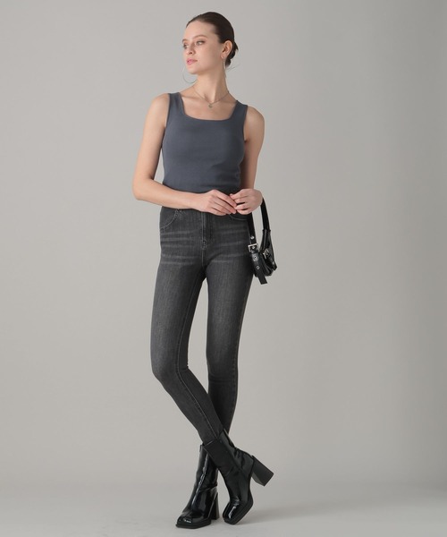 FOREVER 21（フォーエバー トゥエンティーワン）の「【2024SS】スクエアネックニットタンク（タンクトップ・レディース・ブラウン/グリーン/オフホワイト/グレー・SMALL/MEDIUM）」の20枚目の写真