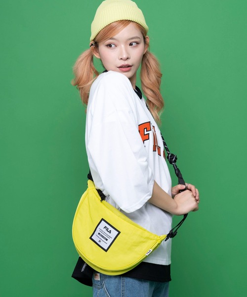 FILA(フィラ)の「FILA/フィラ ブランド ロゴ パラコード ハンドル ナイロン ラウンド ショルダーバッグ(ショルダーバッグ・メンズ・ブラック/オレンジ/イエロー/ブルー/グレイッシュベージュ/ブルーグリーン・FREE)」の5枚目の写真