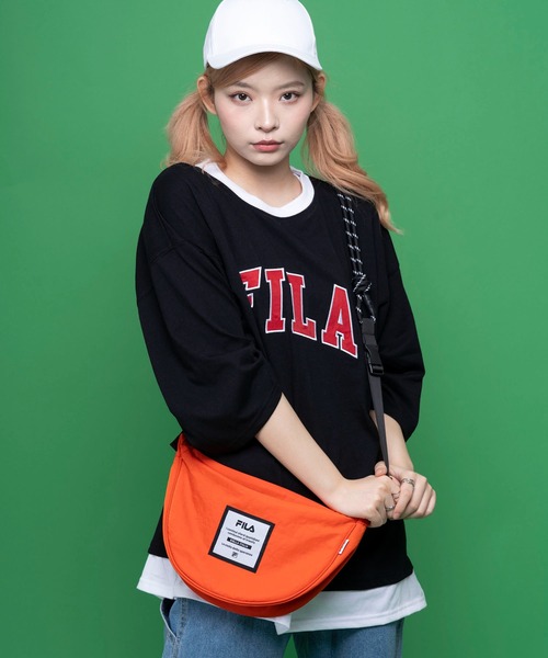 FILA(フィラ)の「FILA/フィラ ブランド ロゴ パラコード ハンドル ナイロン ラウンド ショルダーバッグ(ショルダーバッグ・メンズ・ブラック/オレンジ/イエロー/ブルー/グレイッシュベージュ/ブルーグリーン・FREE)」の22枚目の写真