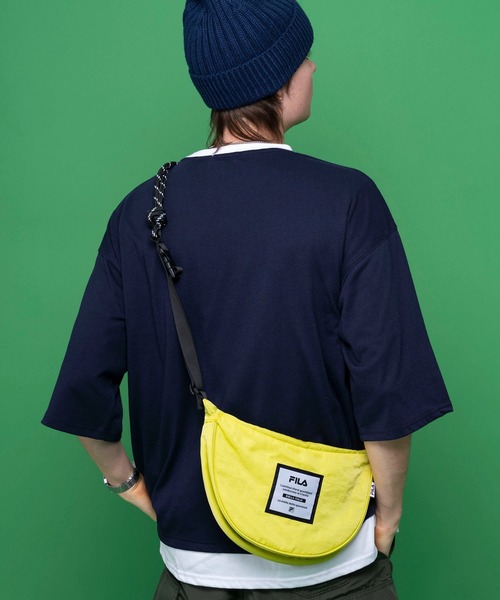 FILA(フィラ)の「FILA/フィラ ブランド ロゴ パラコード ハンドル ナイロン ラウンド ショルダーバッグ(ショルダーバッグ・メンズ・ブラック/オレンジ/イエロー/ブルー/グレイッシュベージュ/ブルーグリーン・FREE)」の15枚目の写真