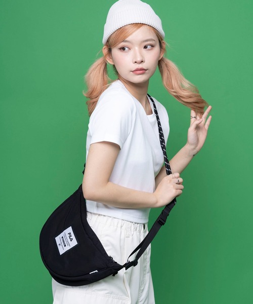 FILA(フィラ)の「FILA/フィラ ブランド ロゴ パラコード ハンドル ナイロン ラウンド ショルダーバッグ(ショルダーバッグ・メンズ・ブラック/オレンジ/イエロー/ブルー/グレイッシュベージュ/ブルーグリーン・FREE)」の10枚目の写真