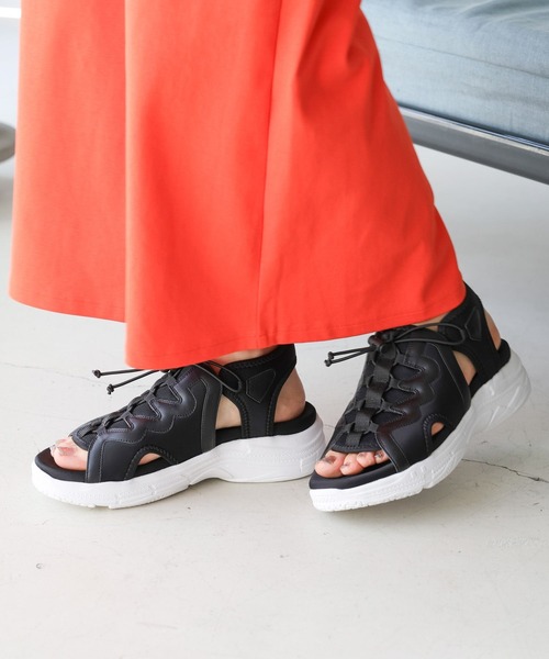 LEPSIM（レプシィム）の「ゼロカルスポーツサンダル　105132（サンダル・レディース・オフホワイト/ブラック/ベージュ・MEDIUM/LARGE）」の3枚目の写真