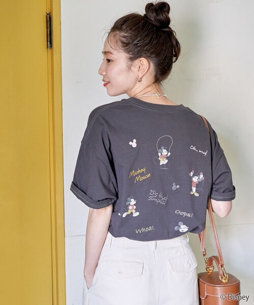 FREAK'S STORE（フリークスストア）の「限定展開　Disney/ディズニー　別注/Mickey Mouse/刺繍 プリント 半袖 Tシャツ（Tシャツ/カットソー・レディース・オフホワイト/ライトグレー/ライトグリーン/ブラウン/スミクロ・LARGE/MEDIUM）」の3枚目の写真