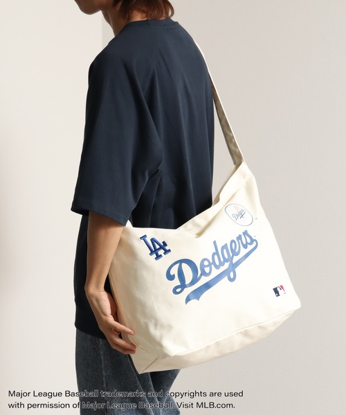 MLB(メジャーリーグベースボール)の「【MLB/メジャーリーグベースボール】キャンバスショルダーバッグ(ショルダーバッグ・メンズ・ネイビー/オフホワイト/ブラック・FREE)」の19枚目の写真