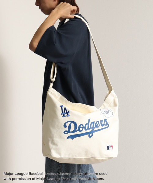 MLB(メジャーリーグベースボール)の「【MLB/メジャーリーグベースボール】キャンバスショルダーバッグ(ショルダーバッグ・メンズ・ネイビー/オフホワイト/ブラック・FREE)」の18枚目の写真