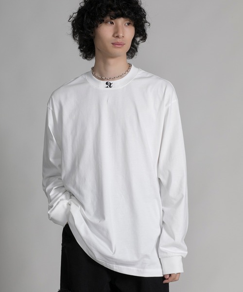 aimoha(アイモハ)の「【aimoha neo】EMBROIDERY CREWNECK SWEATER(スウェット・メンズ・ブラック/ホワイト・0/1/2/3)」の1枚目の写真