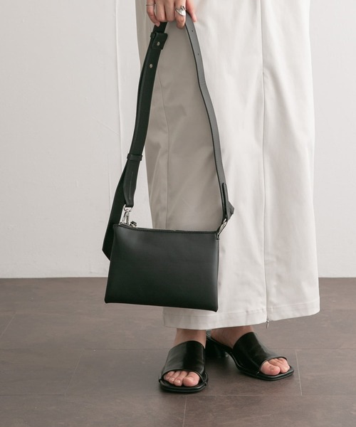 KBF（ケイビーエフ）の「ベローズショルダーBAG（ショルダーバッグ・レディース・ブラック/シルバー/イエロー・ONE）」の21枚目の写真