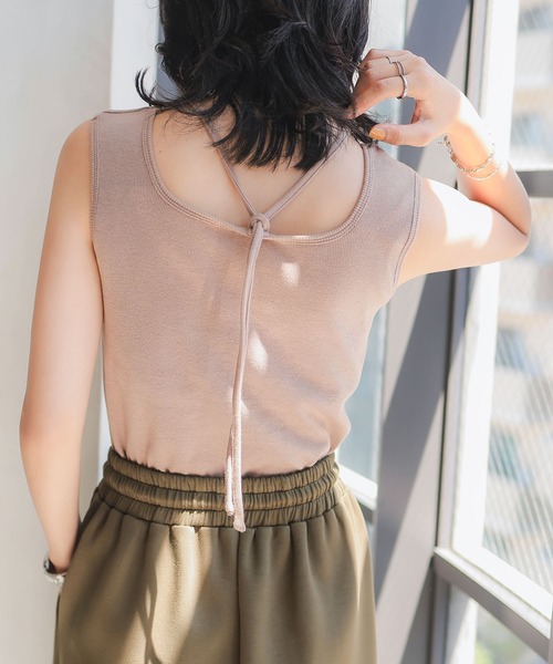 KOBE LETTUCE（コウベレタス）の「前後2wayカップ付きホルターストラップリブキャミソール（タンクトップ・レディース・オフホワイト/アイボリー系/ライトグリーン/マスタード/モカ/ブラック・L/M）」の11枚目の写真