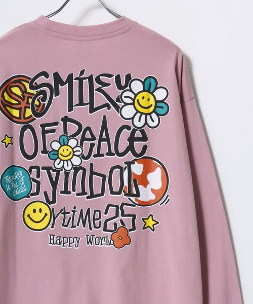 SMILEY FACE(スマイリーフェイス)の「SMILEY FACE/スマイリーフェイス ワンポイント 袖ロゴ 発泡バックプリント オーバーサイズ 長袖Tシャツ レディース メンズ ロンT(Tシャツ/カットソー・レディース・ホワイト/ブラック/ブラック系その他/ブルー/スミクロ/ピンク/ホワイト系その他/グリーン・LL/L/M)」の11枚目の写真