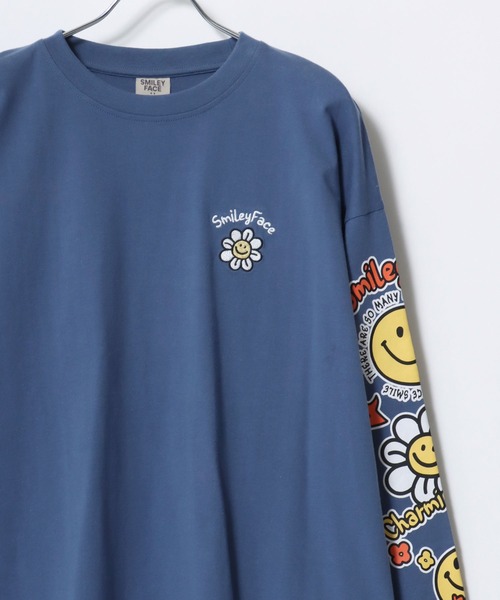SMILEY FACE(スマイリーフェイス)の「SMILEY FACE/スマイリーフェイス ワンポイント 袖ロゴ 発泡バックプリント オーバーサイズ 長袖Tシャツ レディース メンズ ロンT(Tシャツ/カットソー・レディース・ホワイト/ブラック/ブラック系その他/ブルー/スミクロ/ピンク/ホワイト系その他/グリーン・LL/L/M)」の12枚目の写真