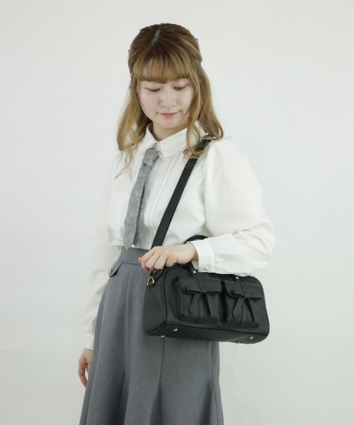 F i.n.t（フィント）の「ダブルリボンハンドバッグ/fint（ハンドバッグ・レディース・シルバー/ライトピンク/ブラック・FREE）」の5枚目の写真