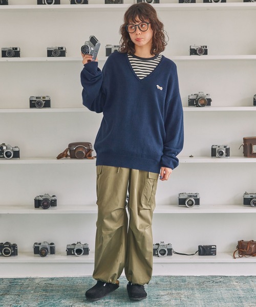 【フォロー割】 新品 MBE 総ロゴ ウール クルーネックニットプルオーバー 5 フォックスカシミヤ クルーネック プルオーバー | TOMORROWLAND