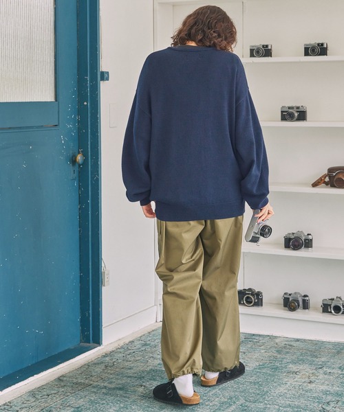 Stone  ライトブルーセーター Sワッペン セール】レトロな配色がお洒落映え。刺繍ワッペンジャカード