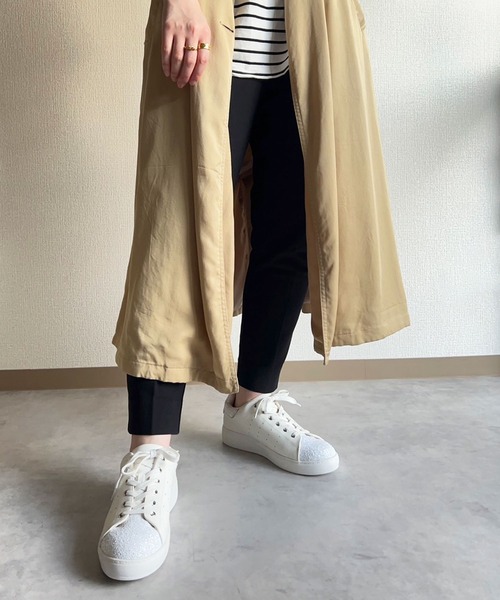 lus.(ラスドット)の「lus. 異素材コンビコートスニーカー(スニーカー・レディース・シルバー/ブラック/ホワイト・M/L/LL/S)」の8枚目の写真