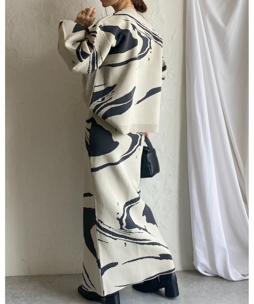 She's Closet(シーズクローゼット)の「マーブルニュアンス柄ジャガードハイウエストニットタイトロングスカート(スカート・レディース・ネイビー/アイボリー/ブラック・FREE)」の13枚目の写真
